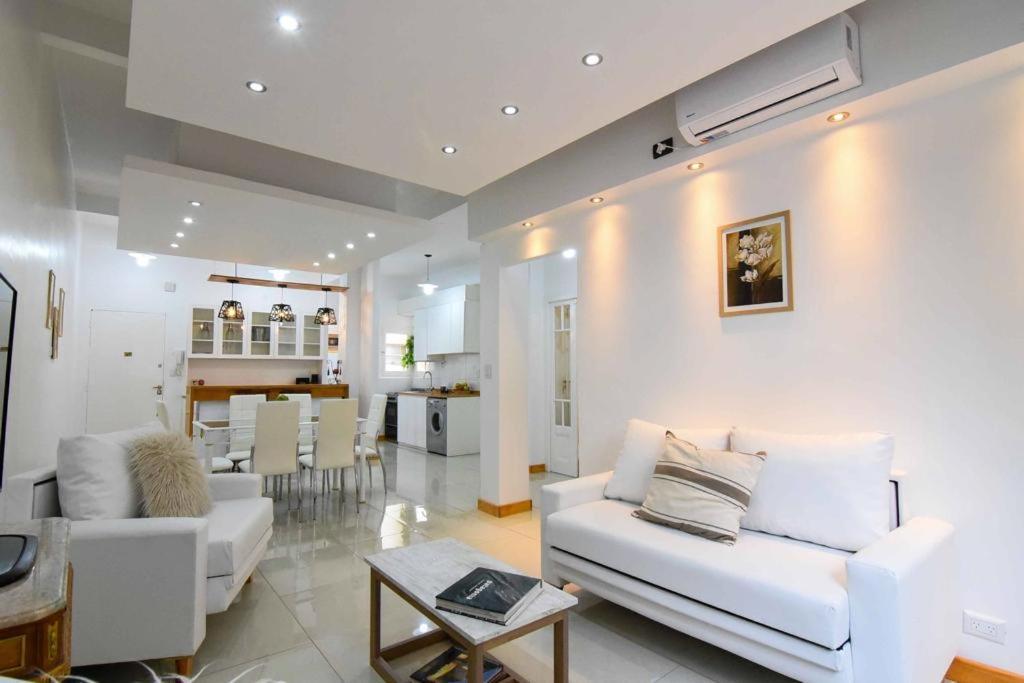 Dpto. En Recoleta: Calido, Proximo Y Confortable Buenos Aires Exterior foto